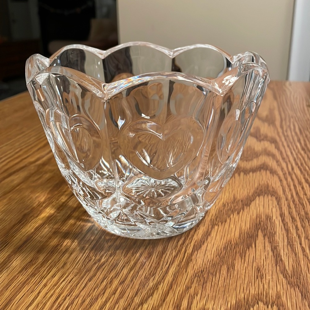 Fifth Avenue Crystal LTD 5 1/2” Crystal Bowl “Cherish”